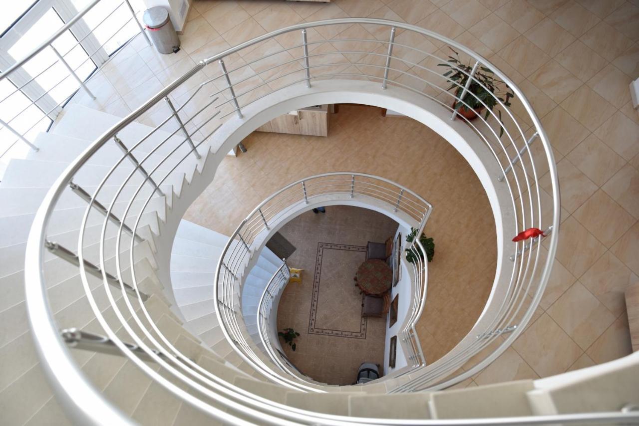 Apartments Fati & Flori Ulcinj Ngoại thất bức ảnh
