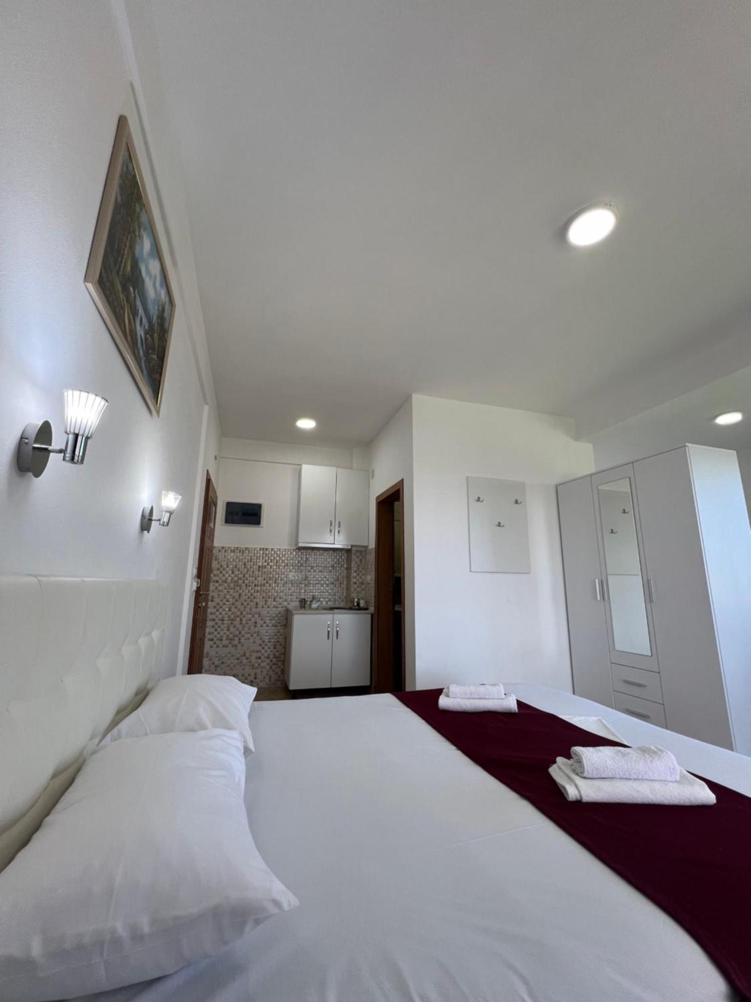 Apartments Fati & Flori Ulcinj Ngoại thất bức ảnh