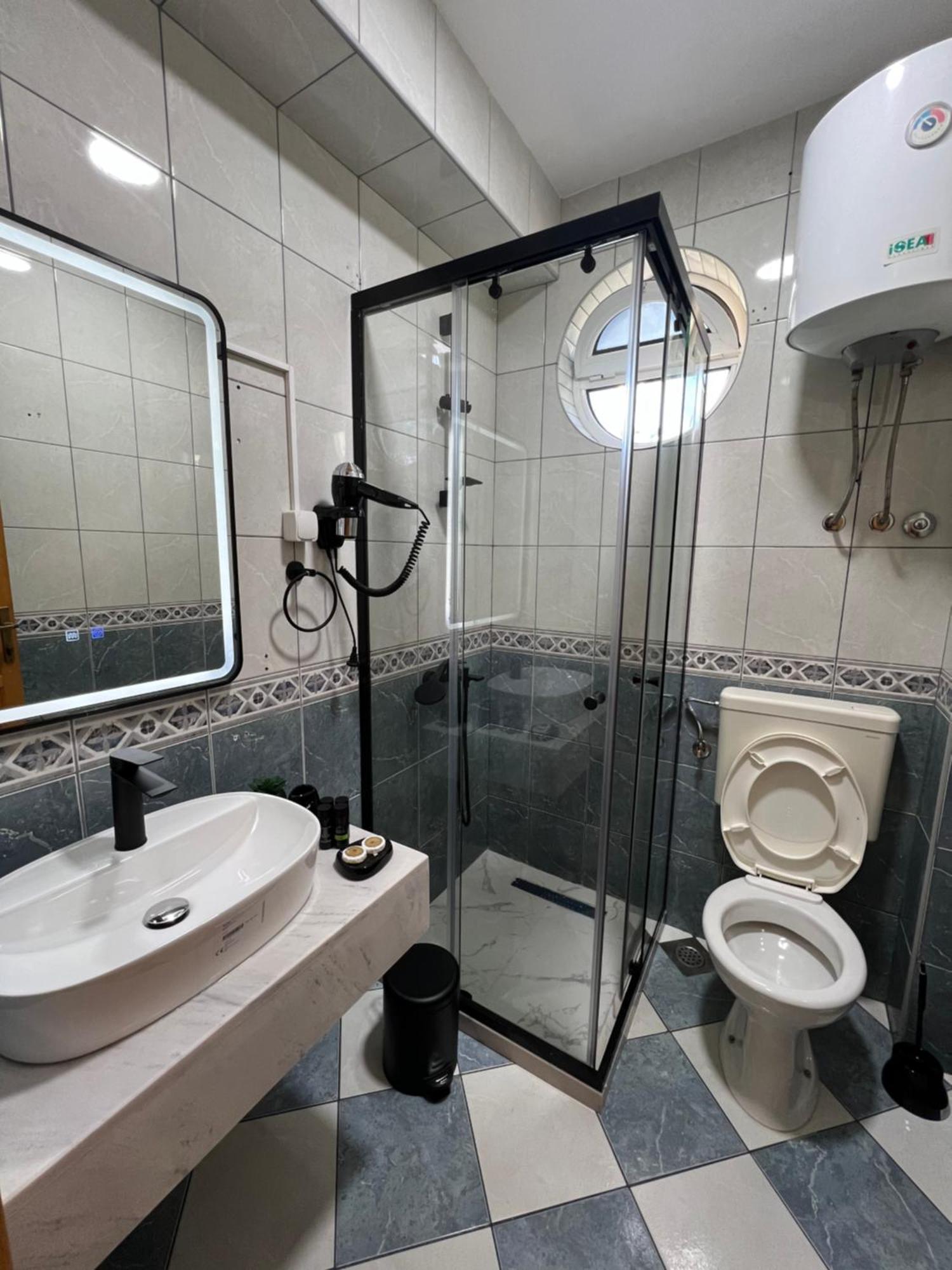 Apartments Fati & Flori Ulcinj Ngoại thất bức ảnh